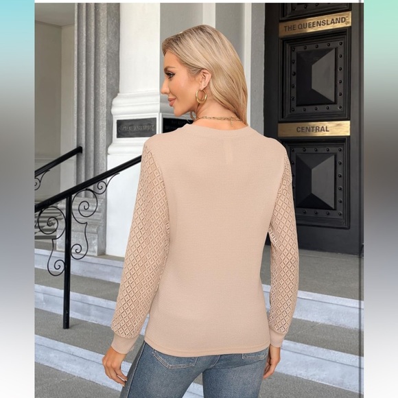 NWT Blooming Jelly Women's Waffle Knit Top With Lace Long Sleeves Sz L - Picture 3 of 3